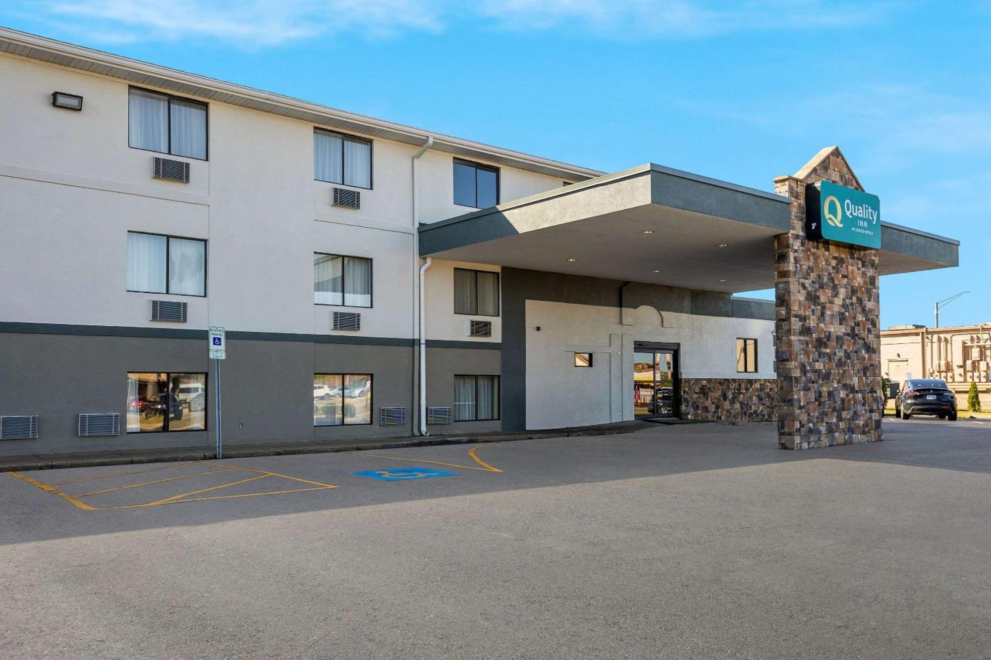 Quality Inn Hall Of Fame Canton Exterior foto
